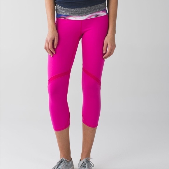 lululemon athletica Pants - Lululemon Hi Rise Wunder Under Crop Barbie Pink Jewelled Magenta Pigment Wind 4